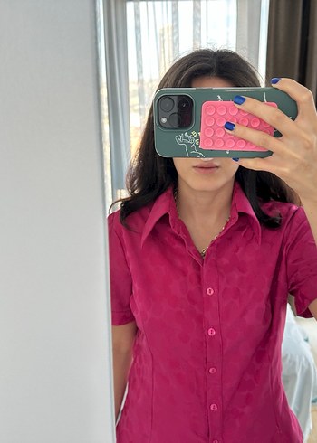 Düğmeli V Yaka Parlak Pembe Kadın Gömlek - Görsel 4