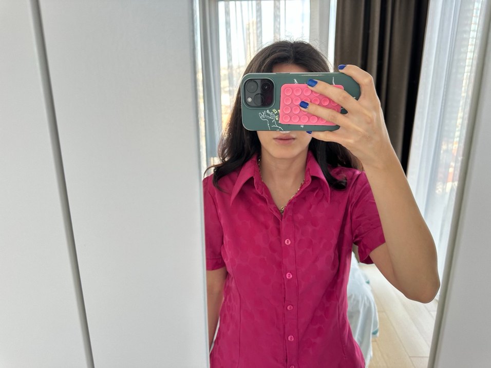 Düğmeli V Yaka Parlak Pembe Kadın Gömlek - Görsel 4