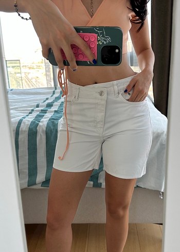 Beyaz Denim Şort - Görsel 2