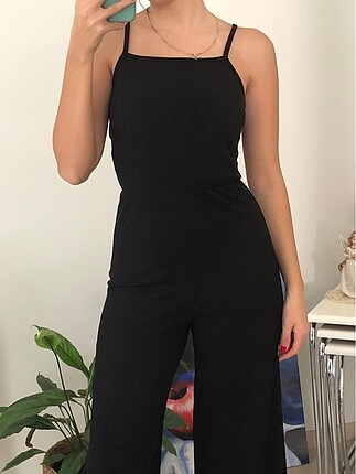 Bershka model Tulum