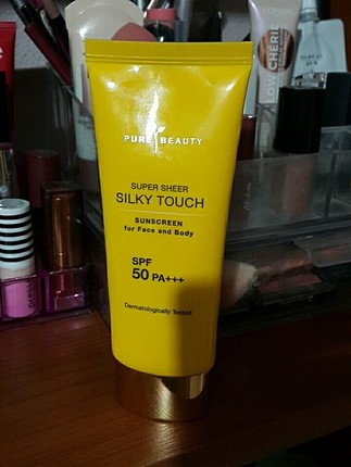Pure Beauty Silky Touch Güneş Kremi