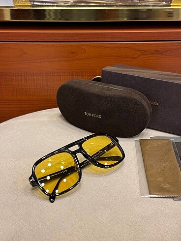  Beden Tom Ford Eyewear Sunglasses