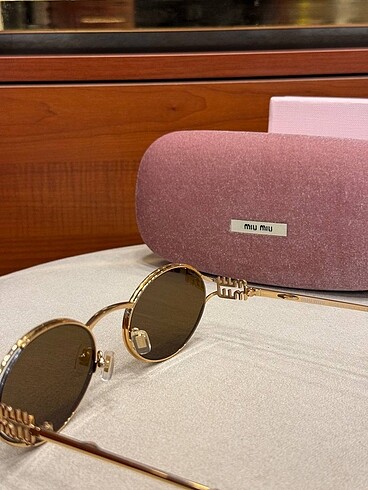 Beden Miu Miu eyewear sunglasses