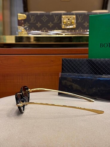 Beden Bottega Veneta Eyewear Sunglasses
