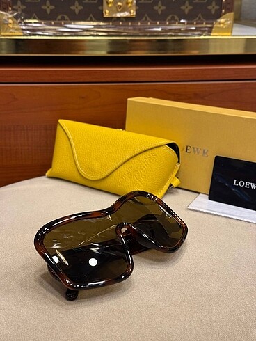  Beden Loewe eyewear sunglasses