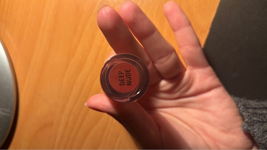 Beden Revolution Pout Bomb