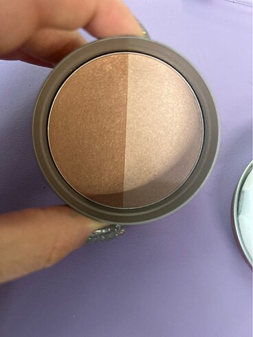 The Body Shop The body shop bronzer aydınlatıcı