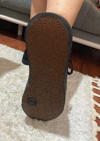 UGG bot Sivri Tırtıklı Platformlu Siyah Bağcıklı Spor Ayakkabı - Görsel 3