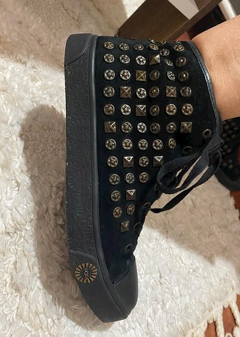 UGG bot Sivri Tırtıklı Platformlu Siyah Bağcıklı Spor Ayakkabı - Görsel 2