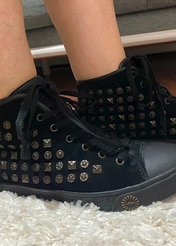 UGG bot Sivri Tırtıklı Platformlu Siyah Bağcıklı Spor Ayakkabı - Görsel 4