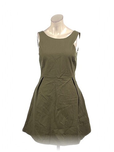 PreLoved Kısa Elbise %70 İndirimli.