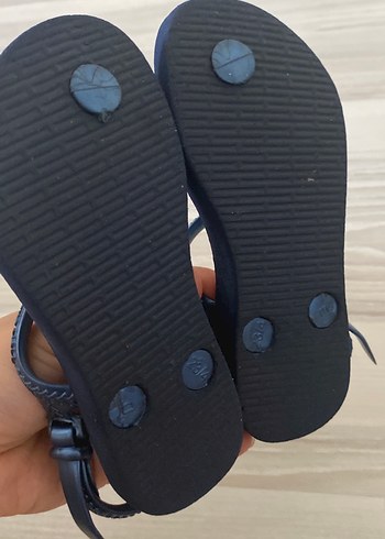 23 Beden Parmakarası sandalet kız bebek