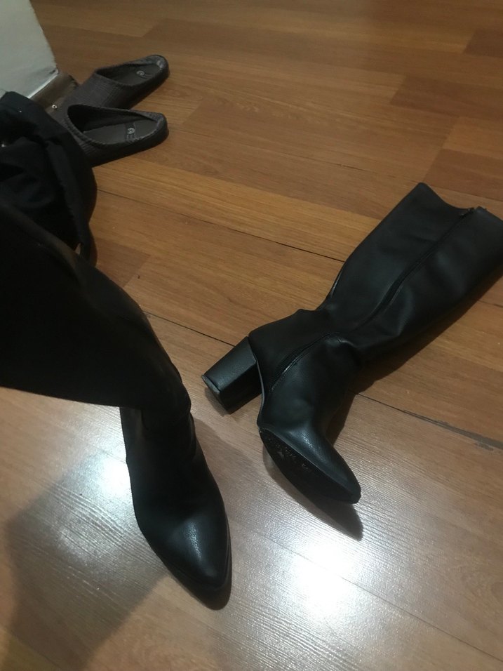 Siyah Kadın Deri Topuklu çizme - Görsel 4