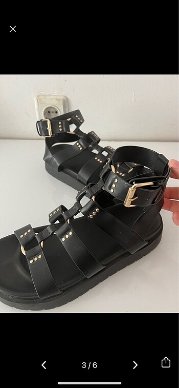 37 Beden siyah Renk BERSHKA sandalet