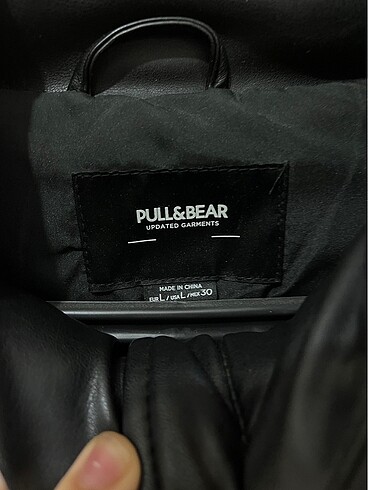 l Beden Pull and Bear mont