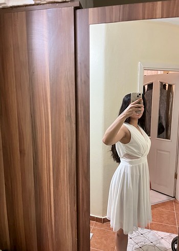 l Beden Beyaz Drapeli Mini V Yaka Elbise