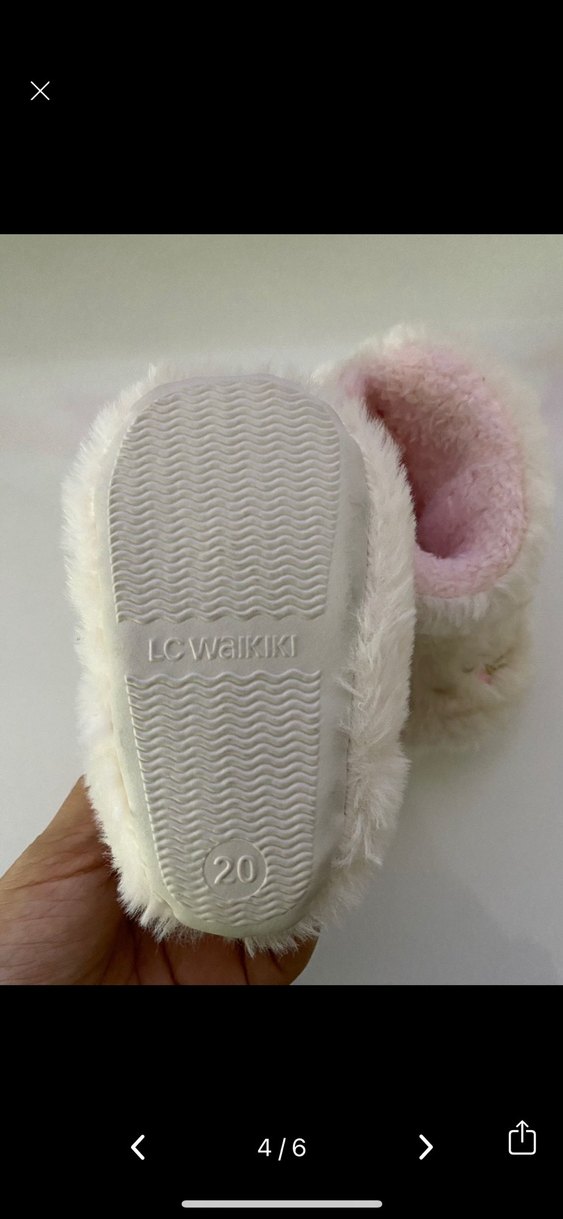 Kızlar için Beyaz Nakışlı Kürklü Ev Terliği - Görsel 3