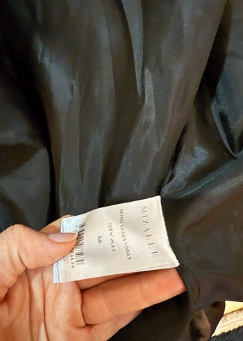 m Beden siyah Renk MİZALLE 38 M Beden Siyah Kuşaklı Kaban