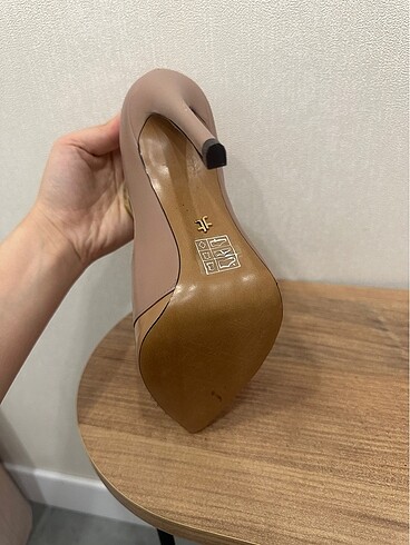 37 Beden ten rengi Renk Kemal Tanca 37 Gold detay 11 cm sıfır