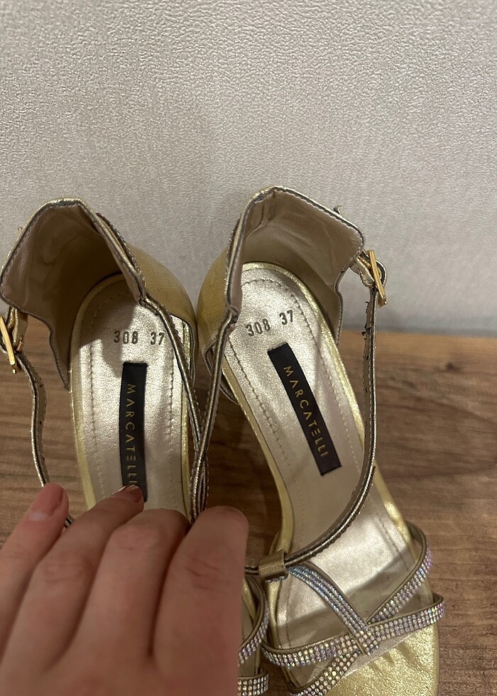 Marcatelli 2 saat giyildi altın renk taş 37 - Görsel 3