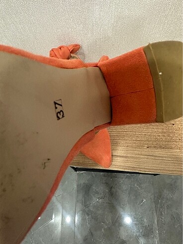 37 Beden 1 kere kurumda giydim yumuşak 37