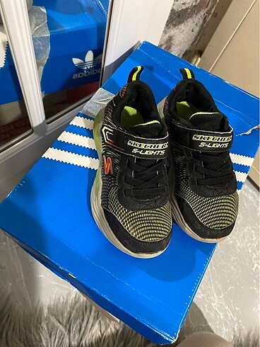 24 Beden çeşitli Renk Skechers çocuk ayakkabı