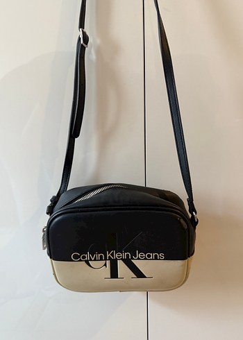 Calvin Klein Jeans Siyah Beyaz Capraz Canta