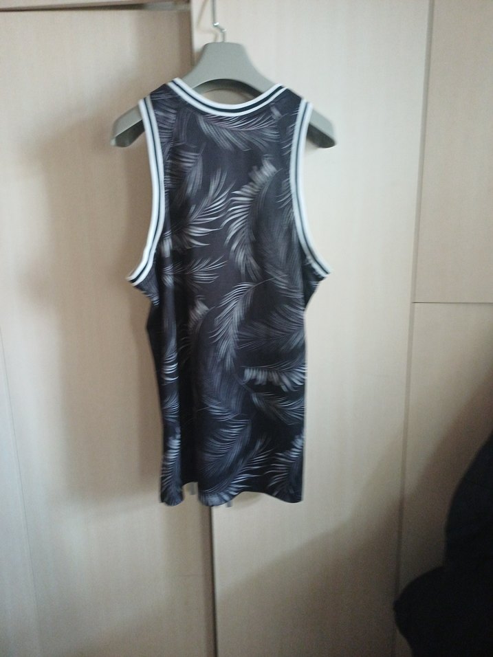 bayan Siyah V Yaka Baskılı Atlet - Görsel 4