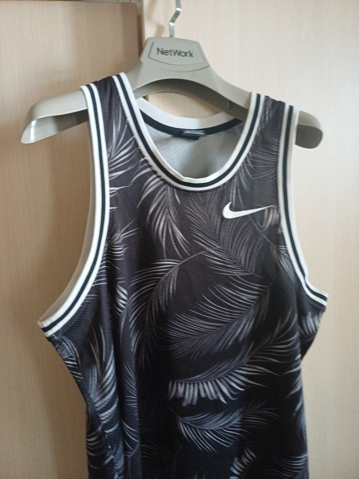 bayan Siyah V Yaka Baskılı Atlet - Görsel 3