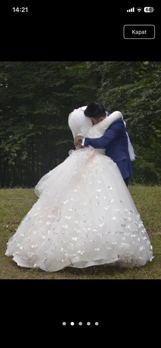 Kelebek desenli Uzun Kollu Beyaz Prenses Gelinlik - Görsel 2