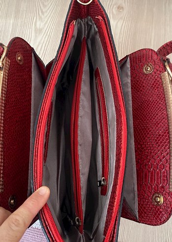 Kırmızı Deri Yılan Desenli Kadın Çanta - Görsel 5