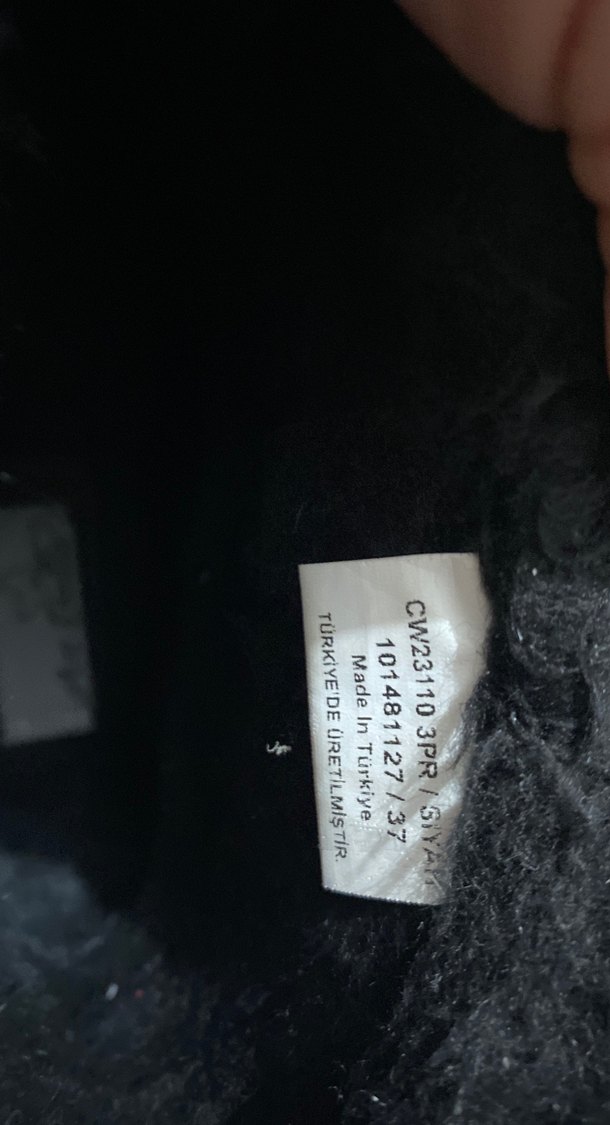 Siyah Kürklü Kadın Bot - Görsel 3