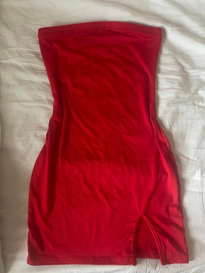 kırmızı straplez elbise - Görsel 2