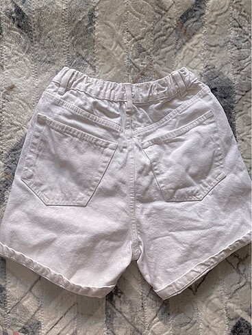 xs Beden beyaz pull bear şort