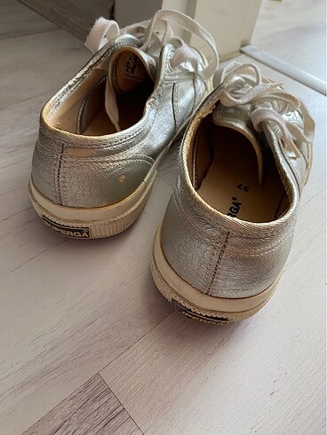37 Beden Superga ayakkabı