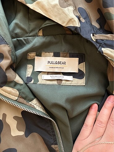 Pull and Bear Yağmurluk