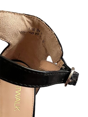 39 Beden (#Siyah Stiletto Topuklu Sandalet)39
