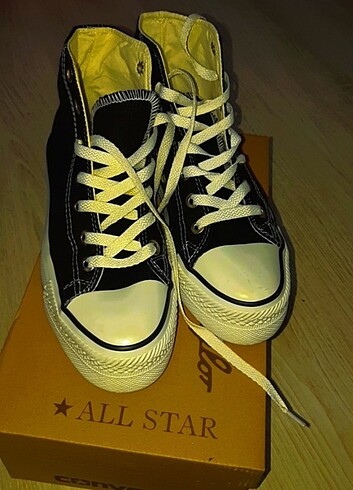 Yüksek taban converse