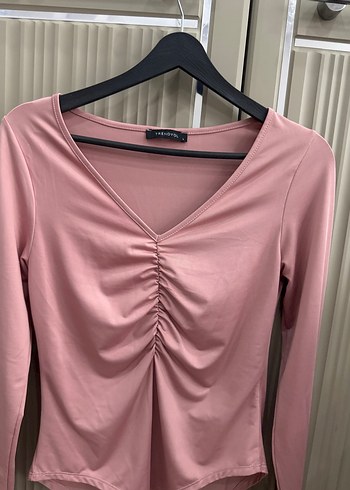 Pudra Pembe V Yaka Drapeli Kadın Bluz - Görsel 3