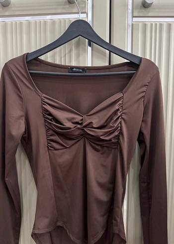 Drapeli V Yaka Kahverengi Uzun Kollu Bluz - Görsel 3