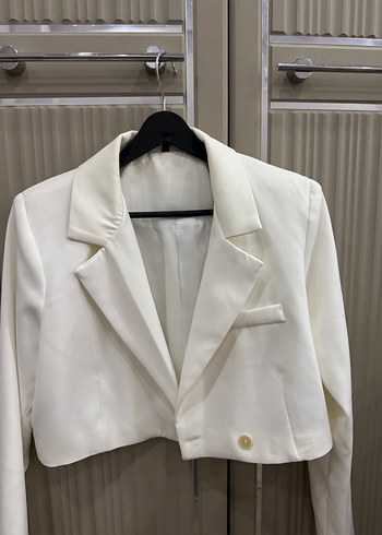 Düğmeli Beyaz Kısa Kadın Blazer Ceket - Görsel 2