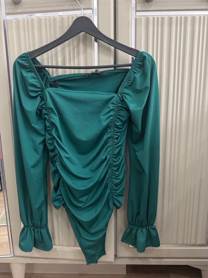 Yeşil Drapeli Straplez Uzun Kollu Bluz - Görsel 3