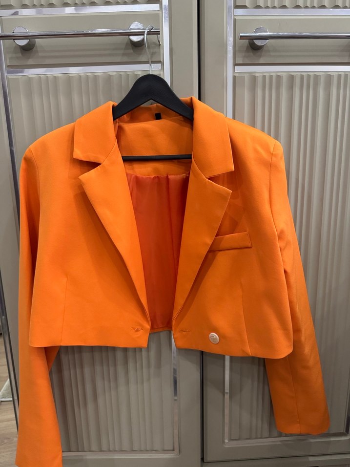 Kısa blazer ceket - Görsel 3