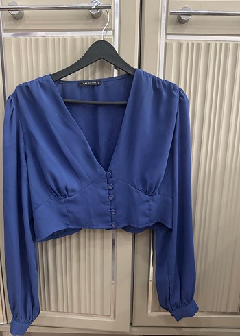 Düğmeli V Yakalı Mavi Kadın Bluz - Görsel 2