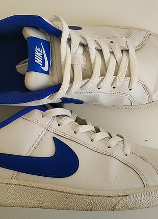 Nike Court Royale