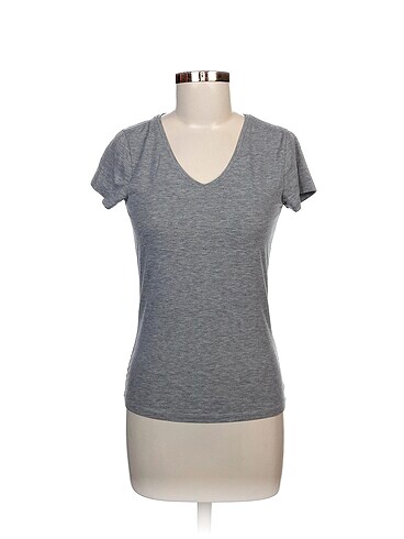 Koton T-shirt %70 İndirimli.