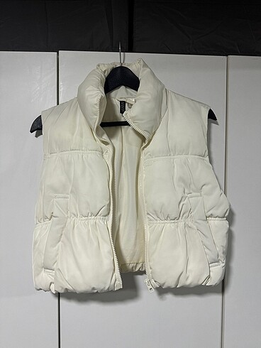 H&M Crop Şişme Yelek - Görsel 2