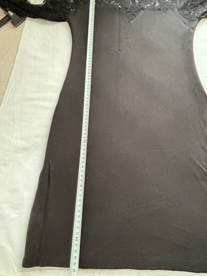 Şıklığın Simgesi: Siyah Dantel Mini Elbise — görsel 5/10