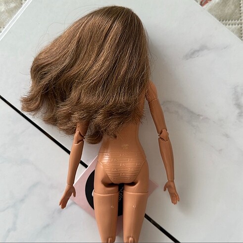  Beden Barbie holiday