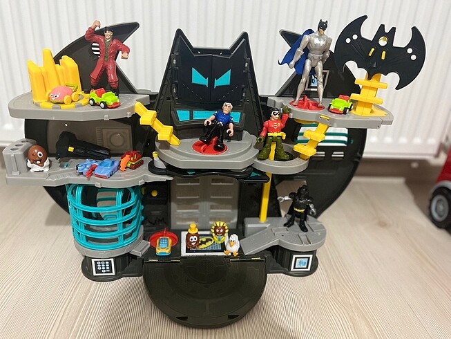  Batman karargahı
